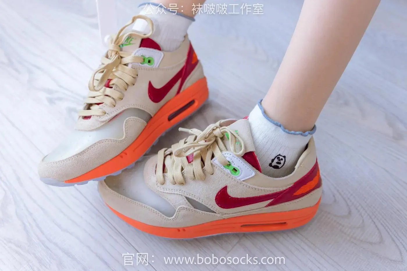 [BoBoSocks袜啵啵]NO.118 稚予-运动鞋、白棉袜、肉丝、踩小熊玩偶 [140P]插图5